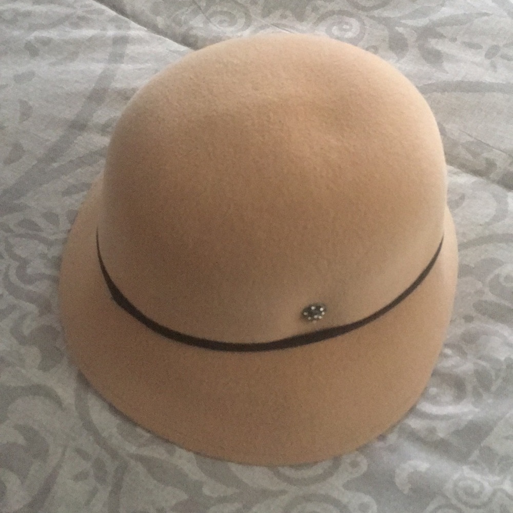 Helen Kaminski  100% Rabbit Fur Felt Cloche Hat